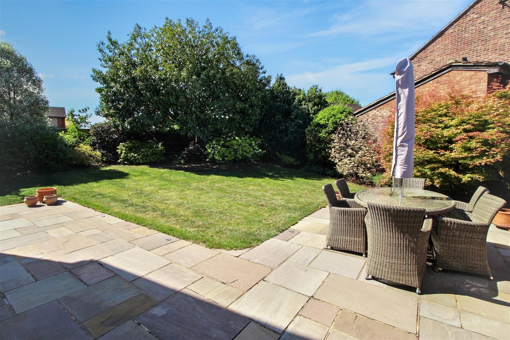 Devonshire Gardens, Tilehurst, Reading